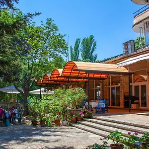 2* Otel Adis