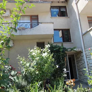 Pensiune Izgrev Sarafovo